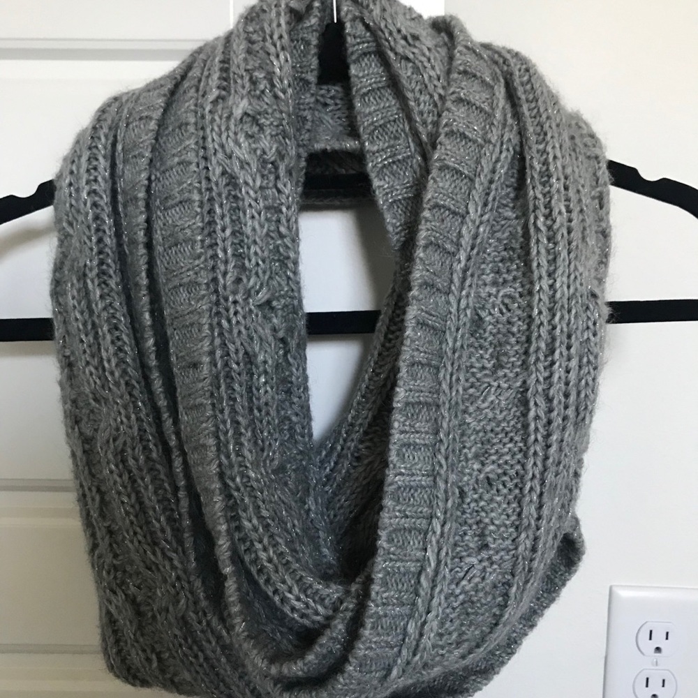 Infiniti scarf